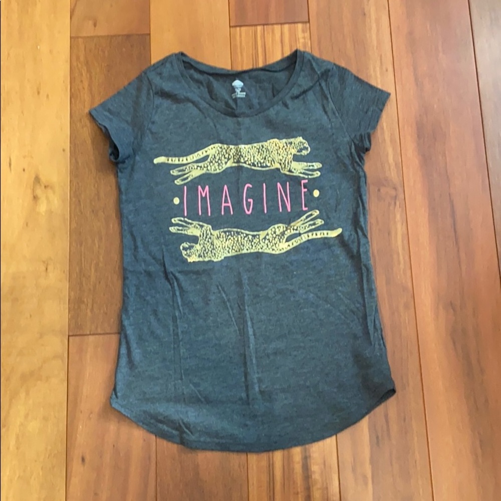 Grey graphic tee